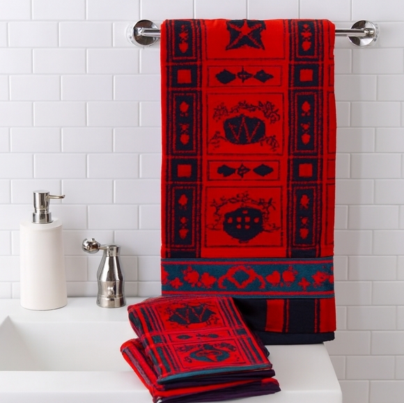 Vintage Red Christmas Holiday Towel set Green Gold Holly Ornaments Set Of 3 - Picture 1 of 16